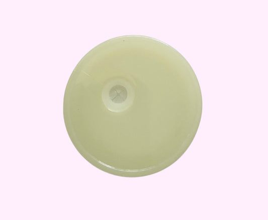 Cream / Beige Lid